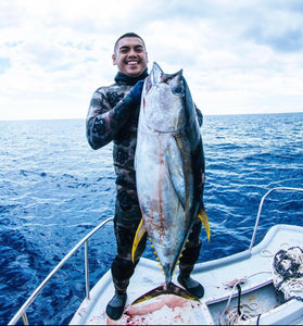 Yellow Fin Tuna Shot In 30FT Water! My Most Epic Day Of Spearfishing In Hawaii